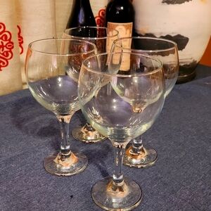 4 Large Red Wine Glasses